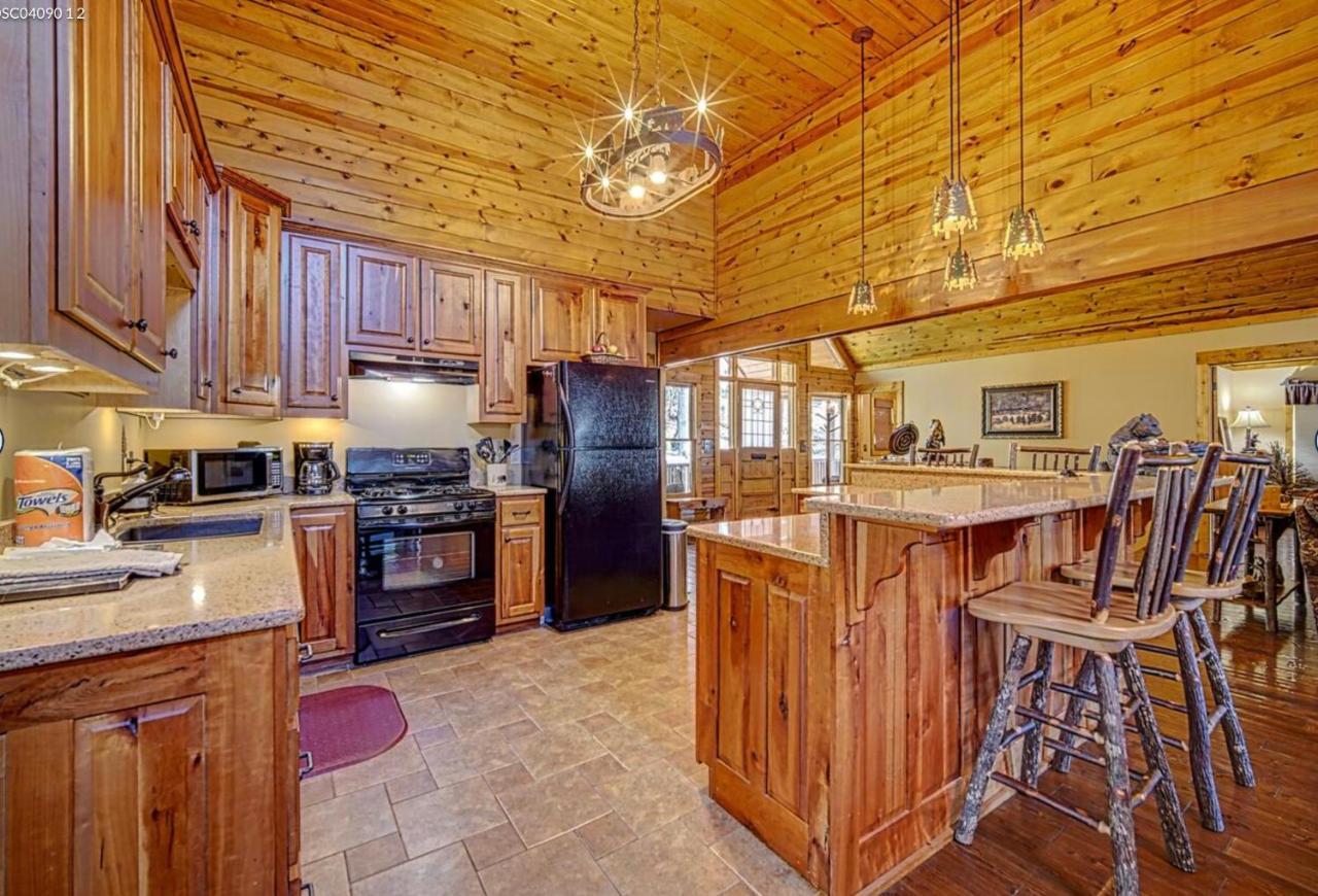 Cozy Creekfront Family Cabin-Pet Friendly -Gamerm-Hot Tub Hiawassee Esterno foto