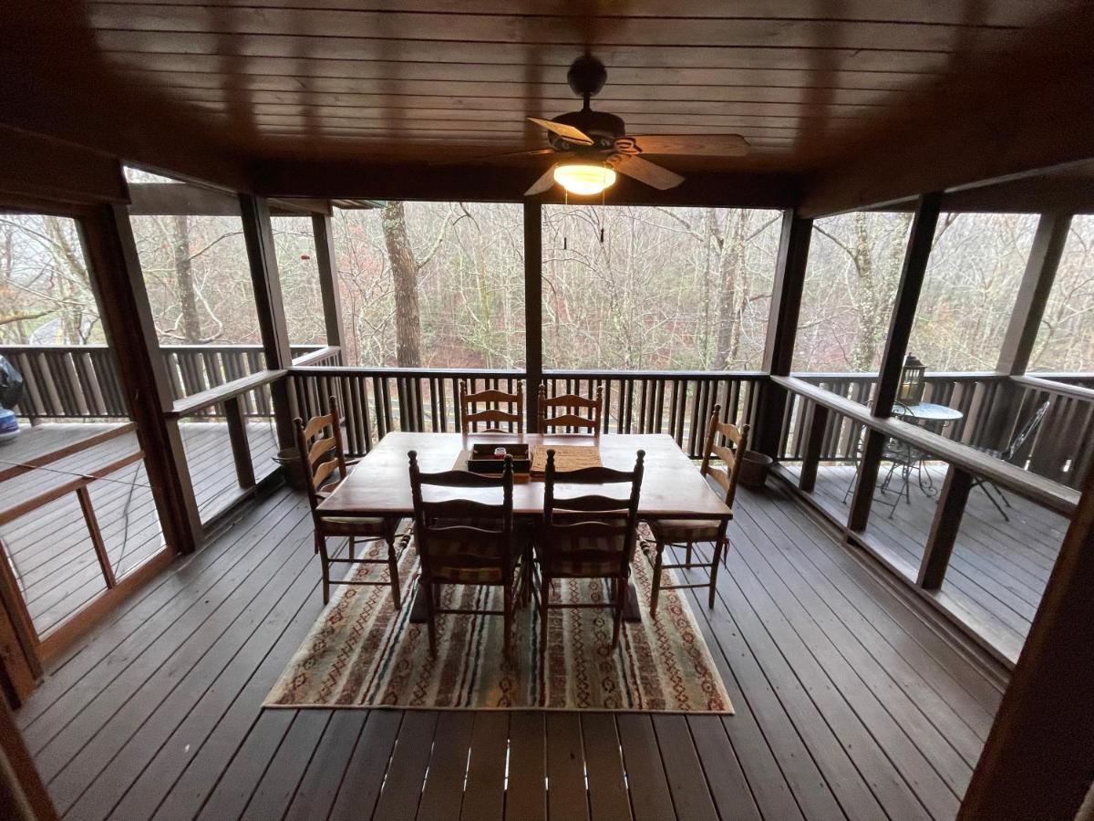 Cozy Creekfront Family Cabin-Pet Friendly -Gamerm-Hot Tub Hiawassee Esterno foto
